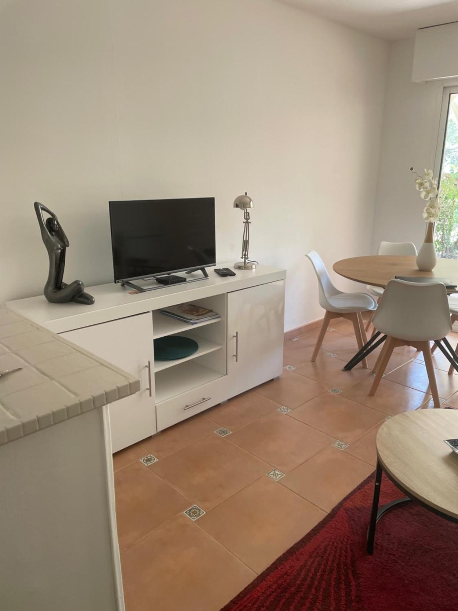 2 Pieces Saint Raphael Renove, Classe 4 Etoiles, 100 M Plages, Piscine, Tennis, Parc, Terrasse, Jardin Privatif ภายนอก รูปภาพ